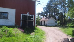 Family farm in the Åland Archipelago with bees, hens and vegetables.