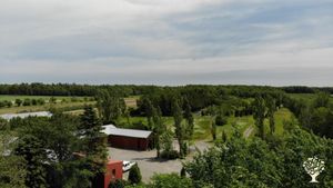 Petite exploitation,  Pépinière d'arbres & fruitiers,  Apiculture, Paysagement aménagement.