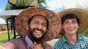 A homestead with over 400 varieties of edible tropical fruits, herbs, and veggies. Learn and grow!