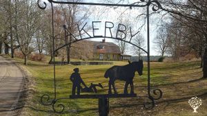 Small farm with goats, rabbits & dog. Crafts, history & homemade jam. No smoking.