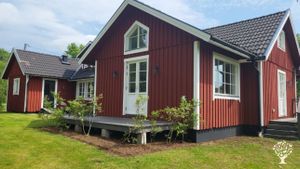 At Vittsjö Vingård we grow grapes for wine, vegetable, wild flowers, mushrooms and Honey