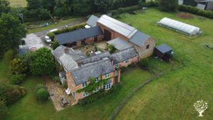 Family home with organic vegetable garden, polly tunnel and orchard. Chickens and 3  Jack Russelsss