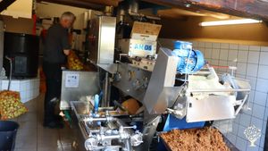 Obstweinkellerei und Mosterei mit Streuobstwiesen