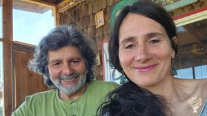 Katrin es la anfitriona y granjera y Ziley es su marido y es escritor y filosofo