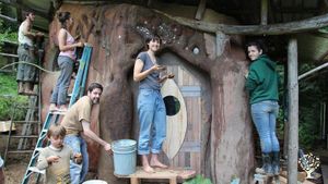 plastering the earthen sauna