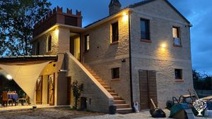 Agriturismo - Azienda agricola biologica, situata nelle Marche comune Cossignano è nata da tre anni.