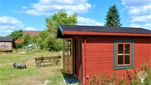 Öko-Landwirtschaft im Nebenerwerb mit Kühen, Hühnern, Schweinen und vielen weiteren Tierarten