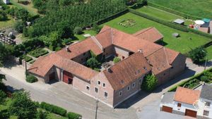 Vineyard, vegetable garden, greenhouse, orchard and animals