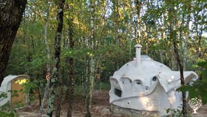 Lieu d'accueil et ressourcement   Permaculture et  éco habitat