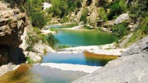 Home and art projects & waterfalls in a funky paradise in wild mountains, Valencia, Spain