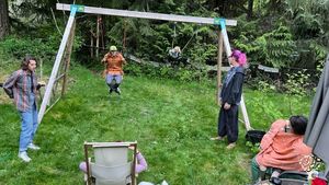 Must be good with kids!  Big or small, ;)