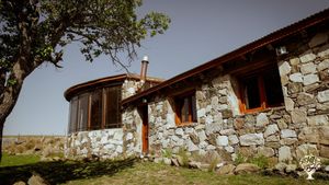 Somos un Eco-centro de Montaña, un espacio familiar al servicio de la vida.