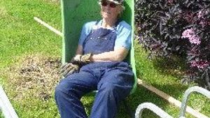 Tea break in a wheelbarrow!