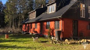 The main house (old farmhouse).