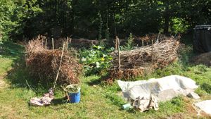 Building straw bale house in off grid place