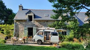 Ancienne Ferme Transformée en Ferme Permaculture & Auberge