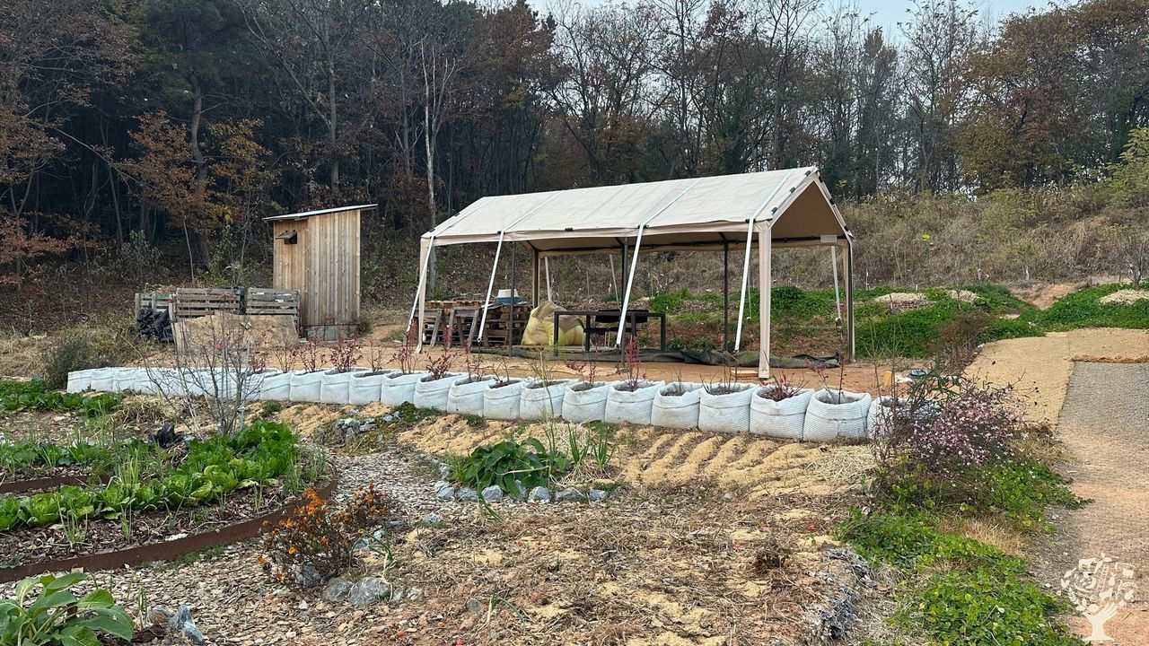 아름다운 퍼머컬쳐 작은 농장 / A beautiful small permaculture farm - WWOOF Korea