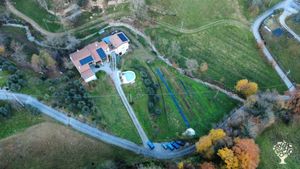 Casa contadina in zona collinare a metà via tra città e montagna