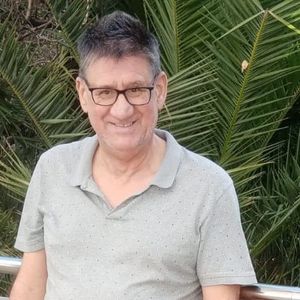 José