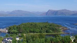 Educational centre, intentional community, eco lodge / wilderness adventures, eco retreat, woodland