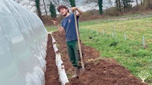 Ferme en maraîchage diversifié, guinguette estivale