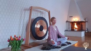 Malin is holding yoga and meditation classes.