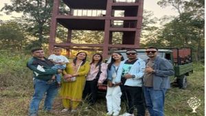 Group Photo with local tourists