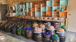 <GW128>잠시 내려놓고 초록색 쉼표를 찍고 가는 곳 / A Place to Pause, Put Things Down, and Leave a Green Comma