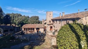 Masía histórica en el Parque del Montseny, a 1hr de Barcelona. Agricultura regenerativa y Sintropia