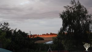 Permakultur-Selbstversorgerhof mit Tieren, Heuherberge und Garagengalerie