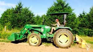 Year-round farm that is a 20 acre peri-urban organic farm with 100+ member CSA in Missouri