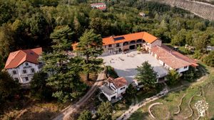 Permakultur-Bauernhof in den Hügeln des südlichen Monferrato, Piemont, Italien