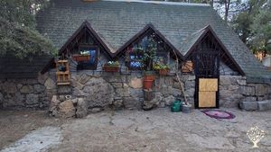 La nostra casa in campagna è immersa nel verde della Sardegna dell'est, precisamente in Ogliastra.