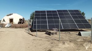 PARCELA DE 15000 M2 CON CONSTRUCCION BIOCLIMATICA, DOMO GEODESICO E INSTALACION SOLAR FOTOVOLTAICA