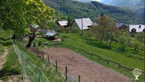 Petite exploitation située a 1200m d'altitude en Oisans