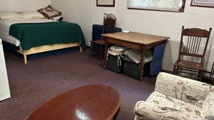 Studio. Queen bed and sitting area