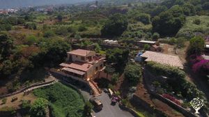Our Finca la Castaña in the middle in the famous Orotava Valley.