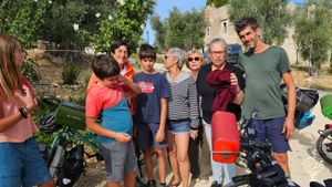 I nostri primi WWOOFer per la raccolta delle olive di ottobre 2023