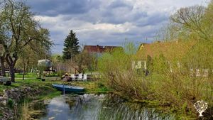 Kleiner Selbstversorgerhof mit Schafen,  Hühnern, Gemüsegarten, Gewächshaus, Obst- und Nussbäume
