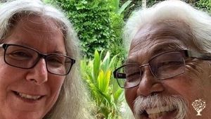 Hobby farm on 1 acre of botanical garden, with orchard, vegetable garden, greenhouses, and apiary