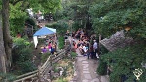 Urban intentional community in the Junction neighbourhood. We are now closed for the winter season.