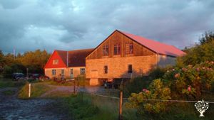 Hobby Farm, Family farm