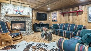 A nature based retreat center that focuses on whole food and whole body healing.