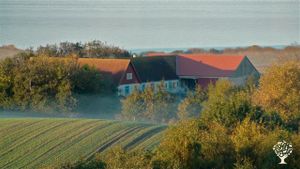 Hobby Farm, Family farm