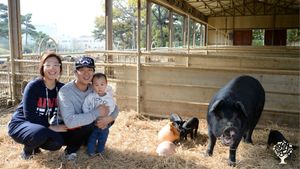 <CB108>자연따라 동거동락/ Living together, sharing joy