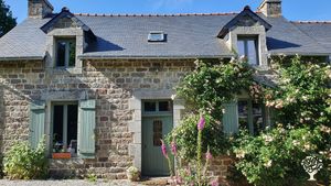 Ancienne Ferme Transformée en Ferme Permaculture & Auberge