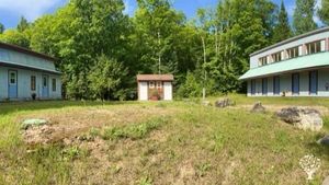 Peaceful retreat centre with gardens, greenhouses, and a welcoming community for nature lovers.