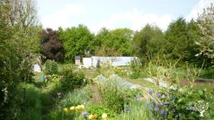 Le jardin fin avril... / The garden at the end of April...