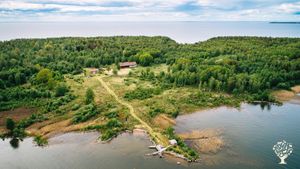 Family farm on an island in lake Vänern - only accessible by boat or hovercraft