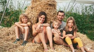 Petite ferme familiale de maraîchage, fruits, et plantes aromatique bio en traction animal.